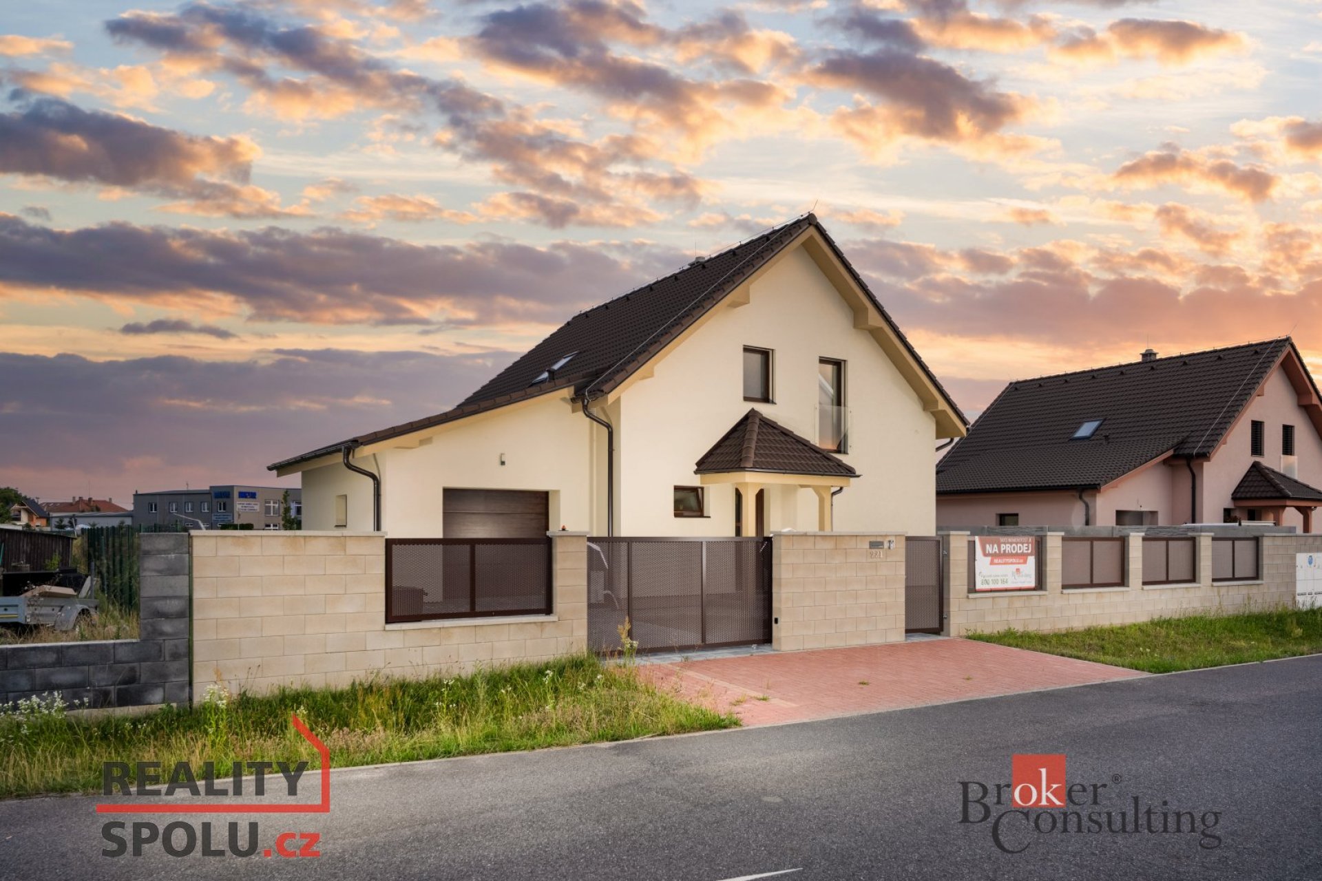 Moderní novostavba domu 5+kk, Poděbrady - Choťánky o celkové ploše 158m2 s garáží a pozemkem o výměř