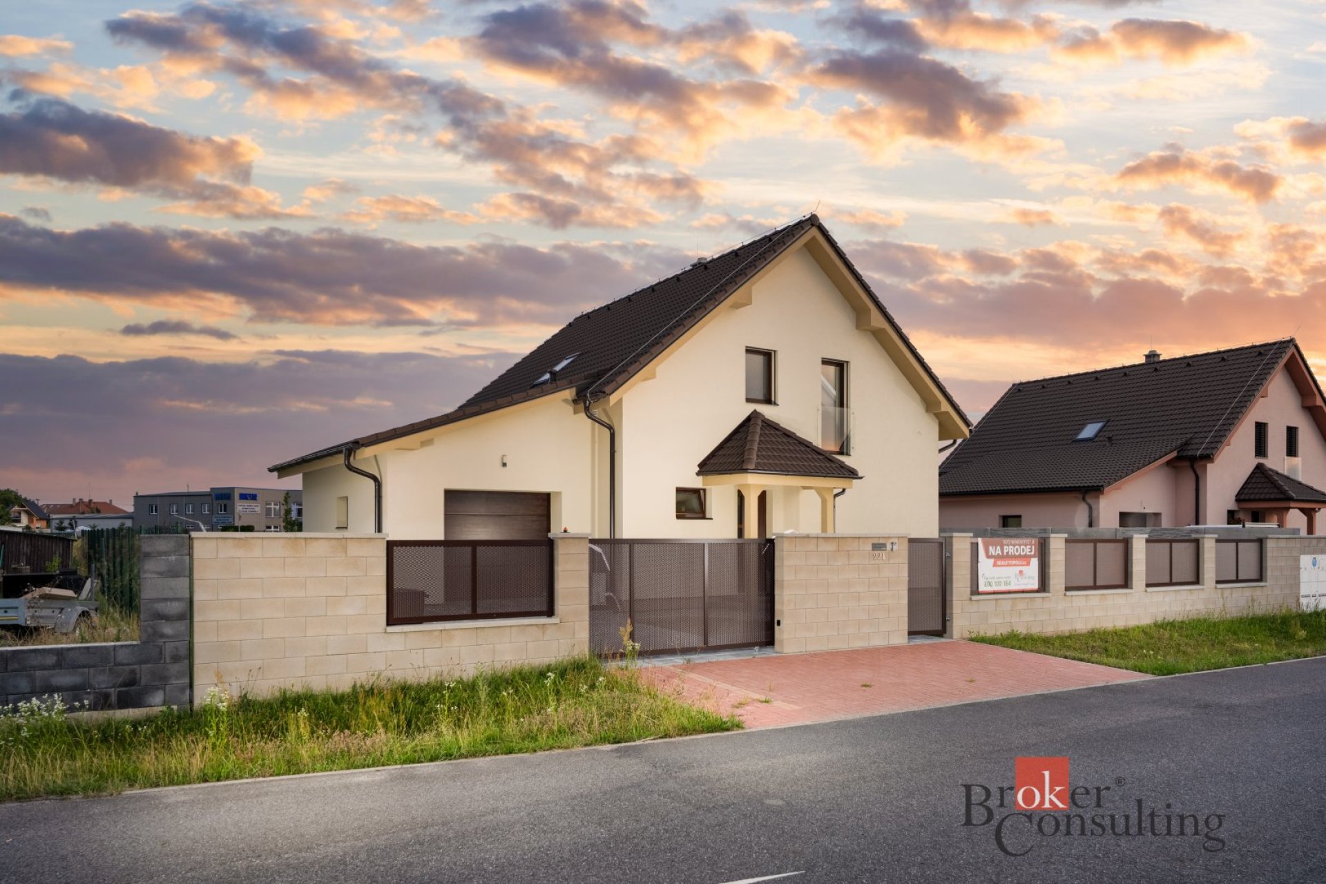 Moderní novostavba domu 5+kk, Poděbrady - Choťánky o celkové ploše 158m2 s garáží a pozemkem o výměř