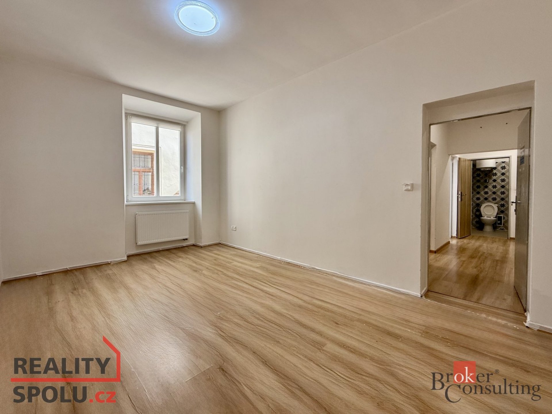 Pronájem bytu 2+1 v centru Chomutova