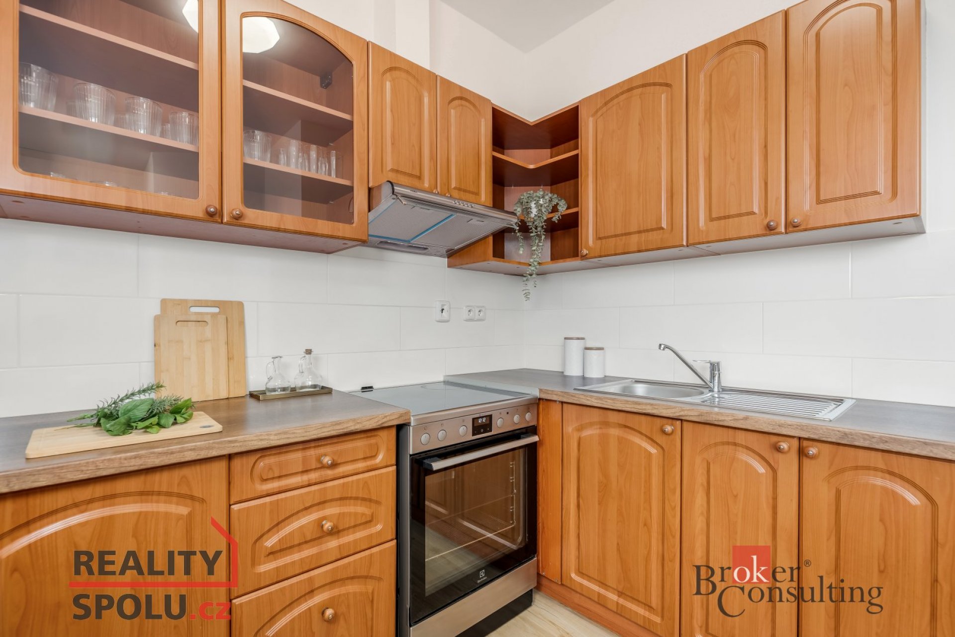 Prodej bytu 3+1 po celkové rekonstrukci – Praha 4, Modřany, ulice Mráčkova