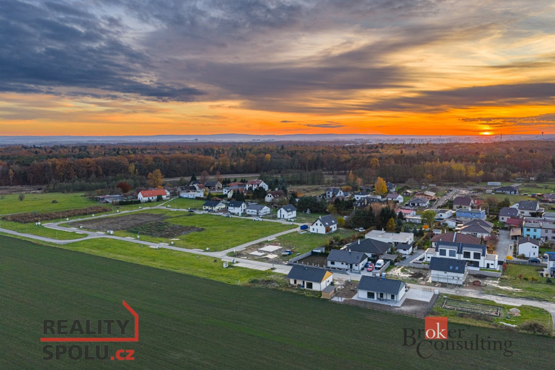 Moderní prostorný bungalov v en. třídě A 3 minuty od Pardubic
