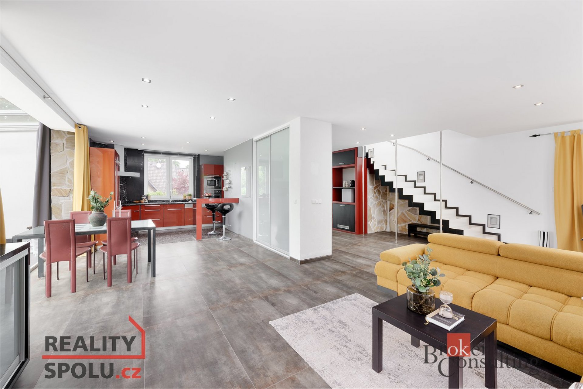 Prodej, domy/rodinný, 220 m2, Vodochody, Praha-východ [ID 74629]