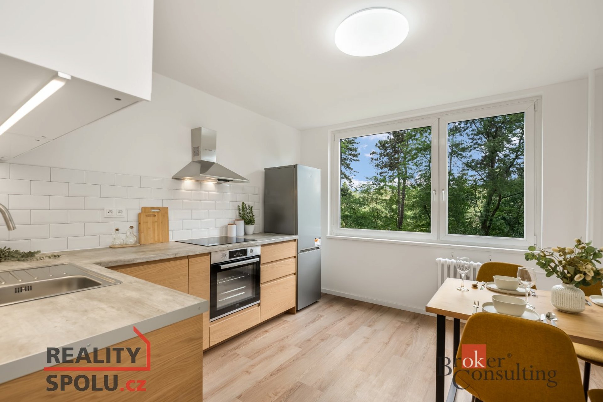 Prodej bytu 3+1 po rekonstrukci – Praha 4, Modřany, ulice Urbánkova 79 m² prostoru, lodžie, velká př