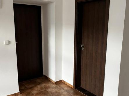 Pronájem komerčního objektu, administrativní budova, 44 m²