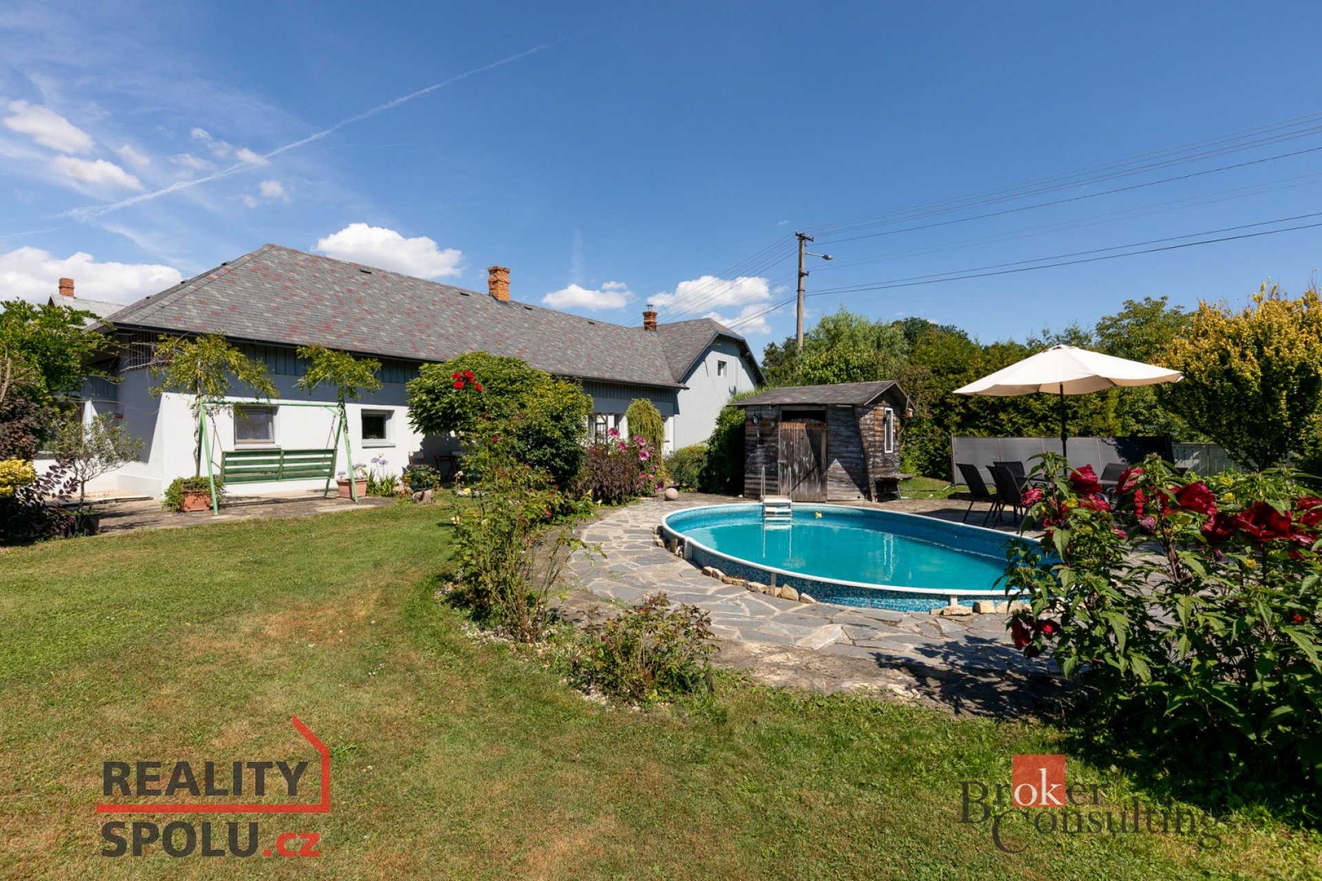 Prodej rodinného domu 4+kk, 210 m2, garáž, dílna, bazén, pozemek 1668 m2