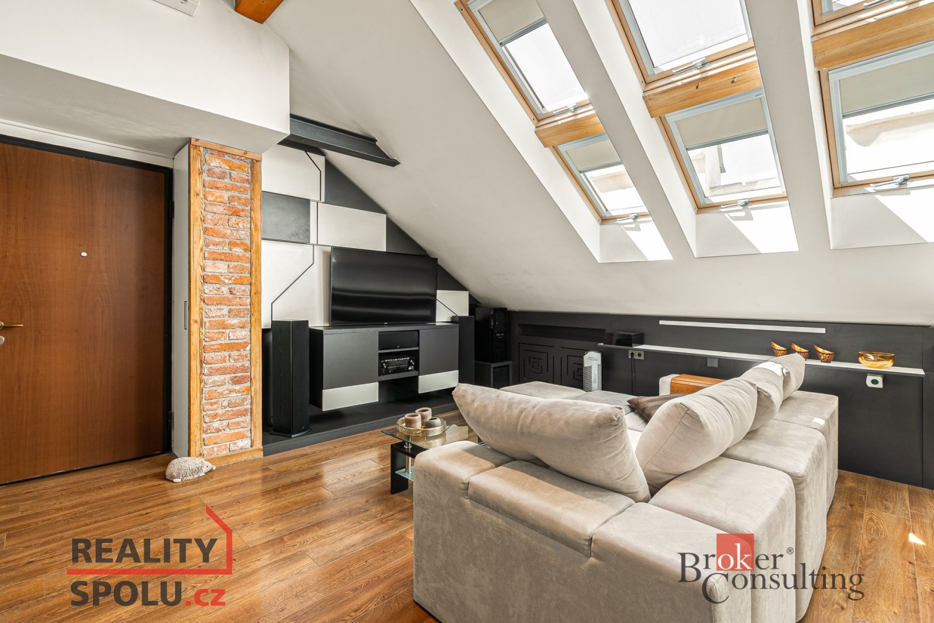 Prodej Atypického 2+kk 80m2 + 43m2 terasa + sauna, Korunní 30, Vinohrady, Praha 2