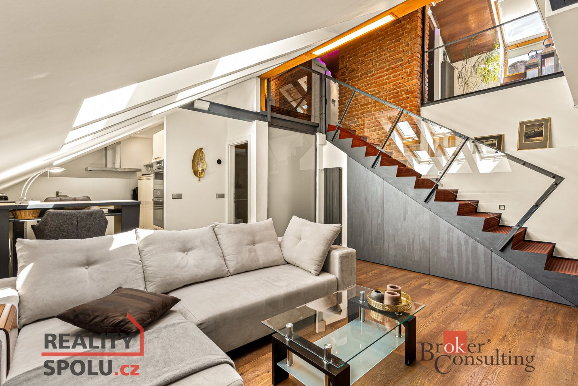 Prodej Atypického 2+kk 80m2 + 43m2 terasa + sauna, Korunní 30, Vinohrady, Praha 2