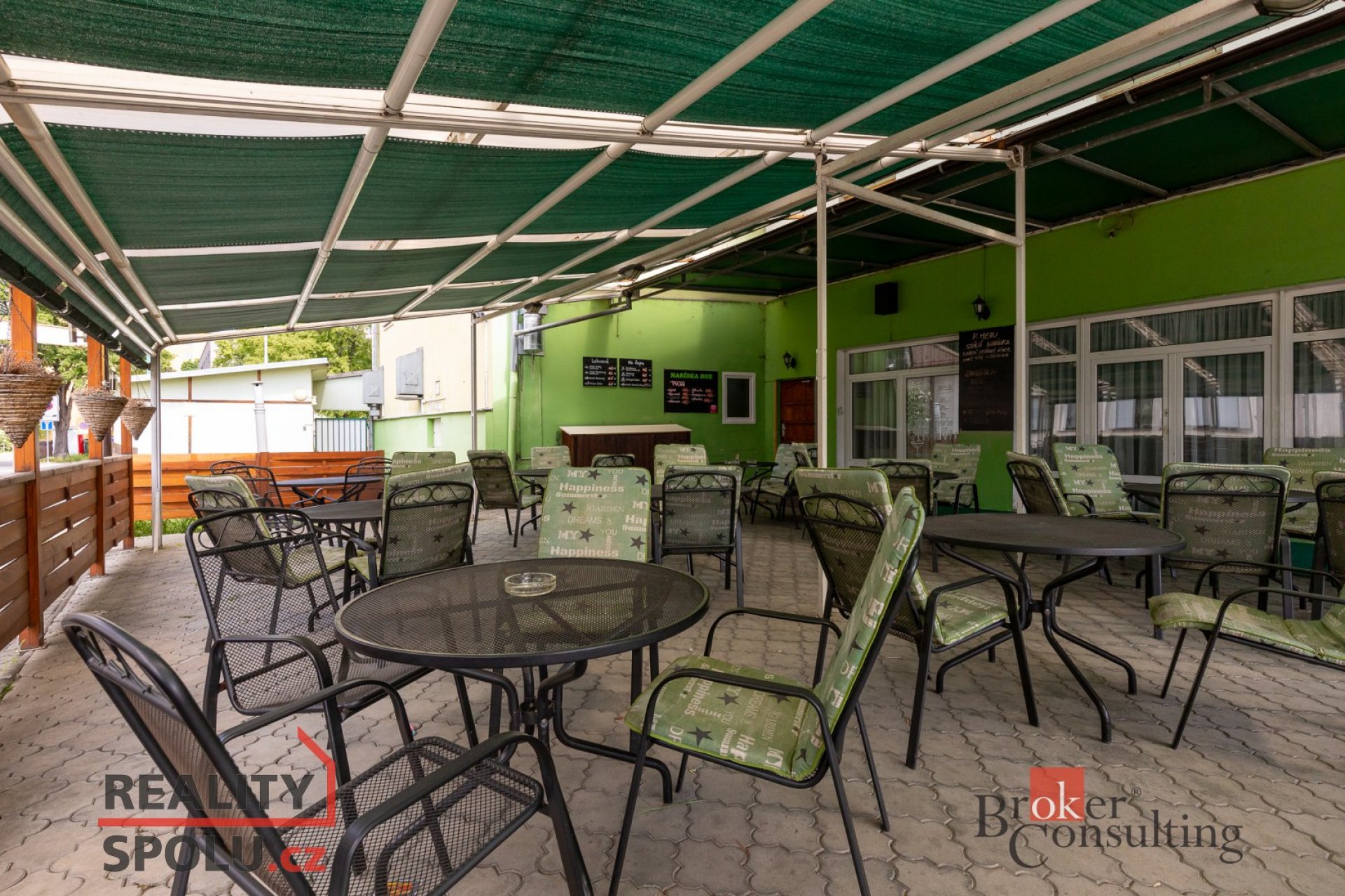 Prodej objektu s pozemkem – ideální pro přestavbu na bytový dům s možností rozšíření a nové výstavby