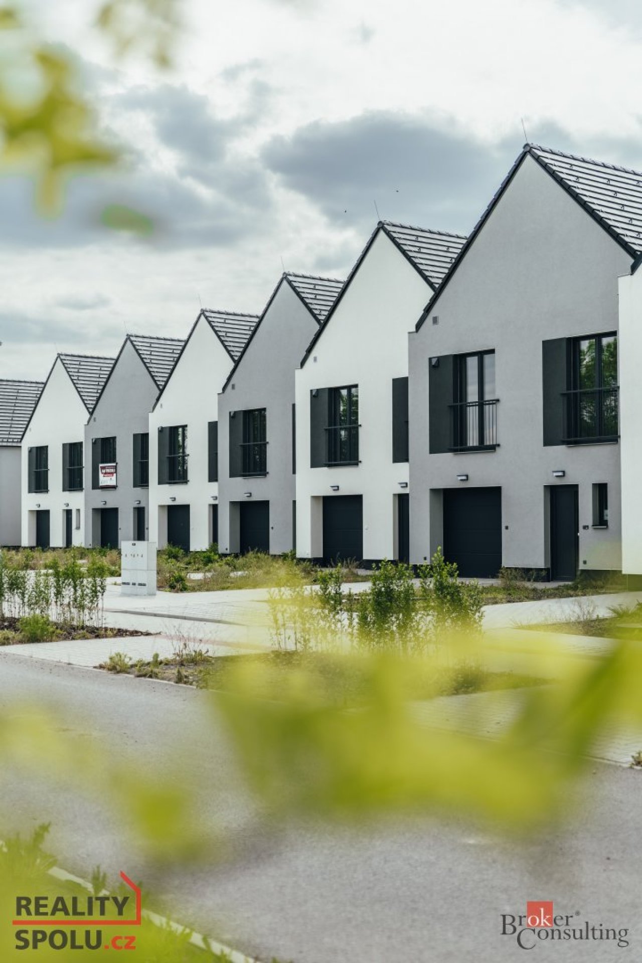 Středový řadový dům 4+KK s garáží