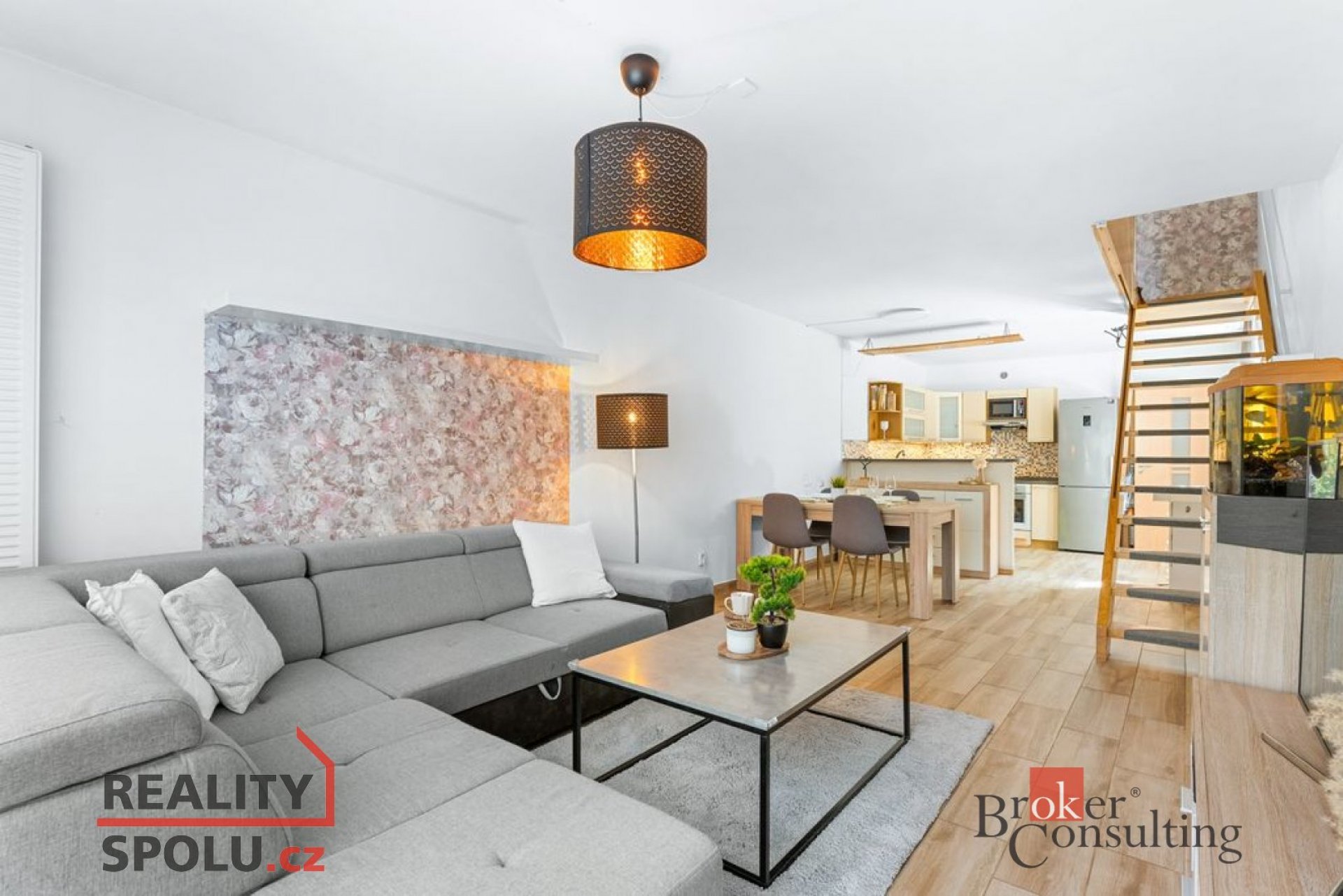 Krajní řadový dům 3+kk s kouzelnou zahrádkou – ideální domov i investice v srdci Krkonoš