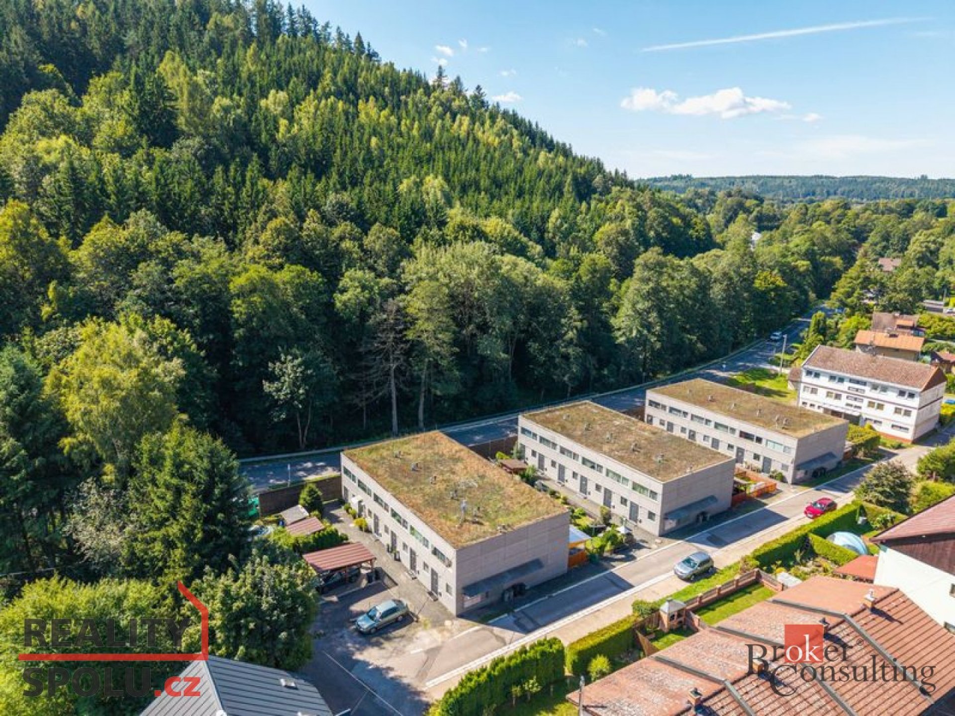 Krajní řadový dům 3+kk s kouzelnou zahrádkou – ideální domov i investice v srdci Krkonoš