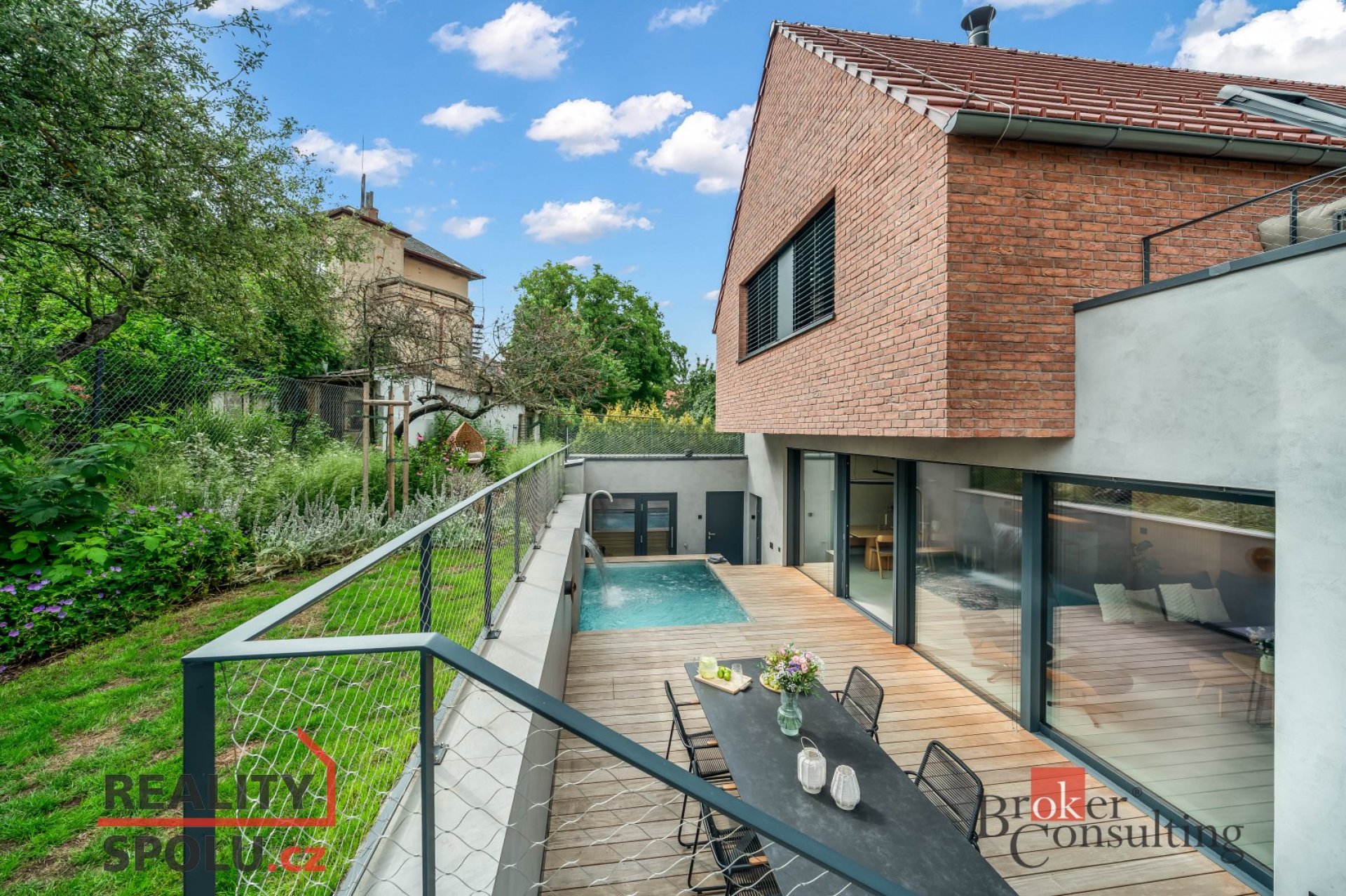 Prodej luxusní rodinné vily 5+kk – Praha 4 Modřany, ul. Zátišská 224 m² dokonalého prostoru, dvougar