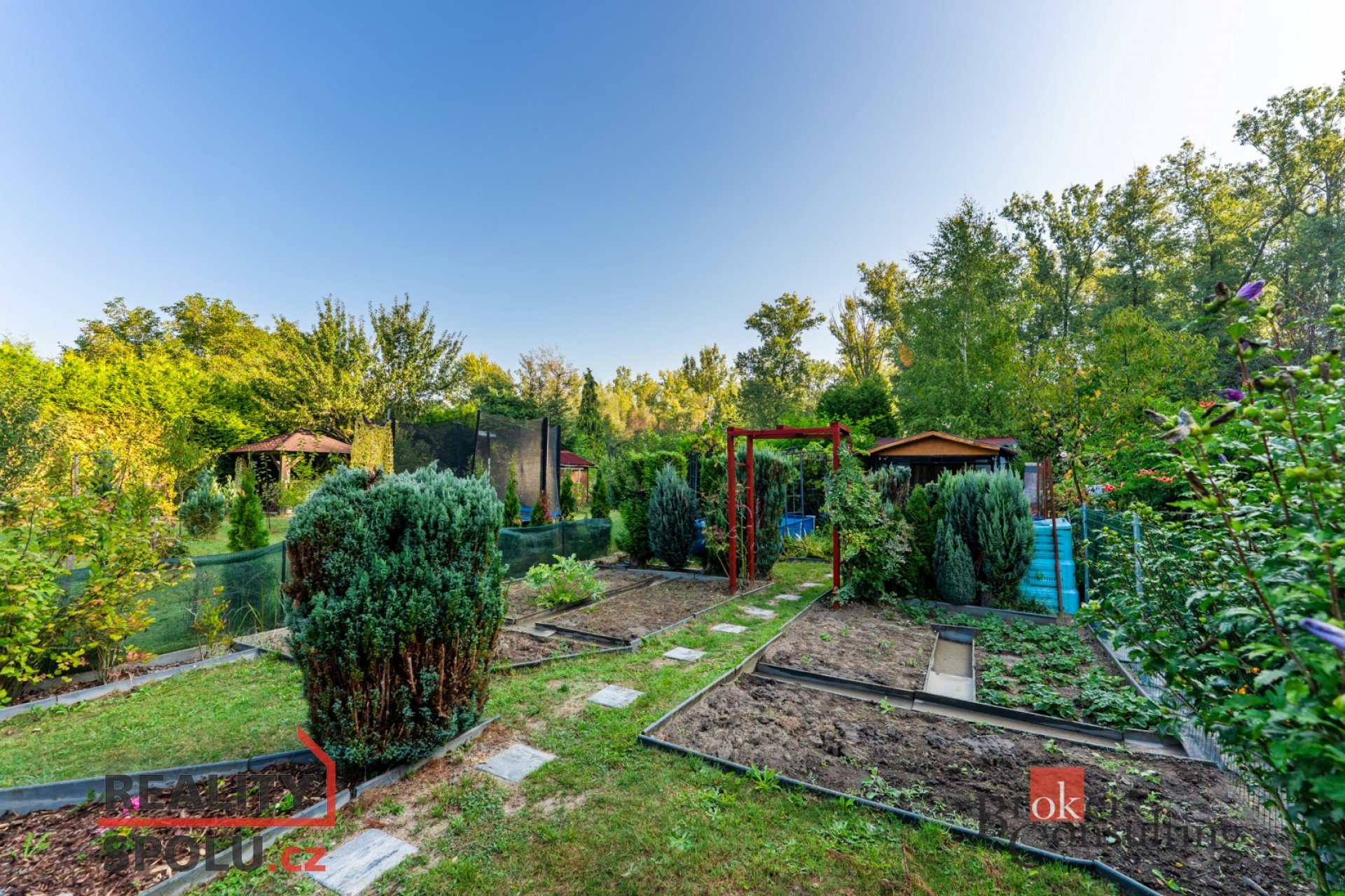 Prodej, pozemky/zahrada, 185 m2, Rybitví, Pardubice [ID 75855]