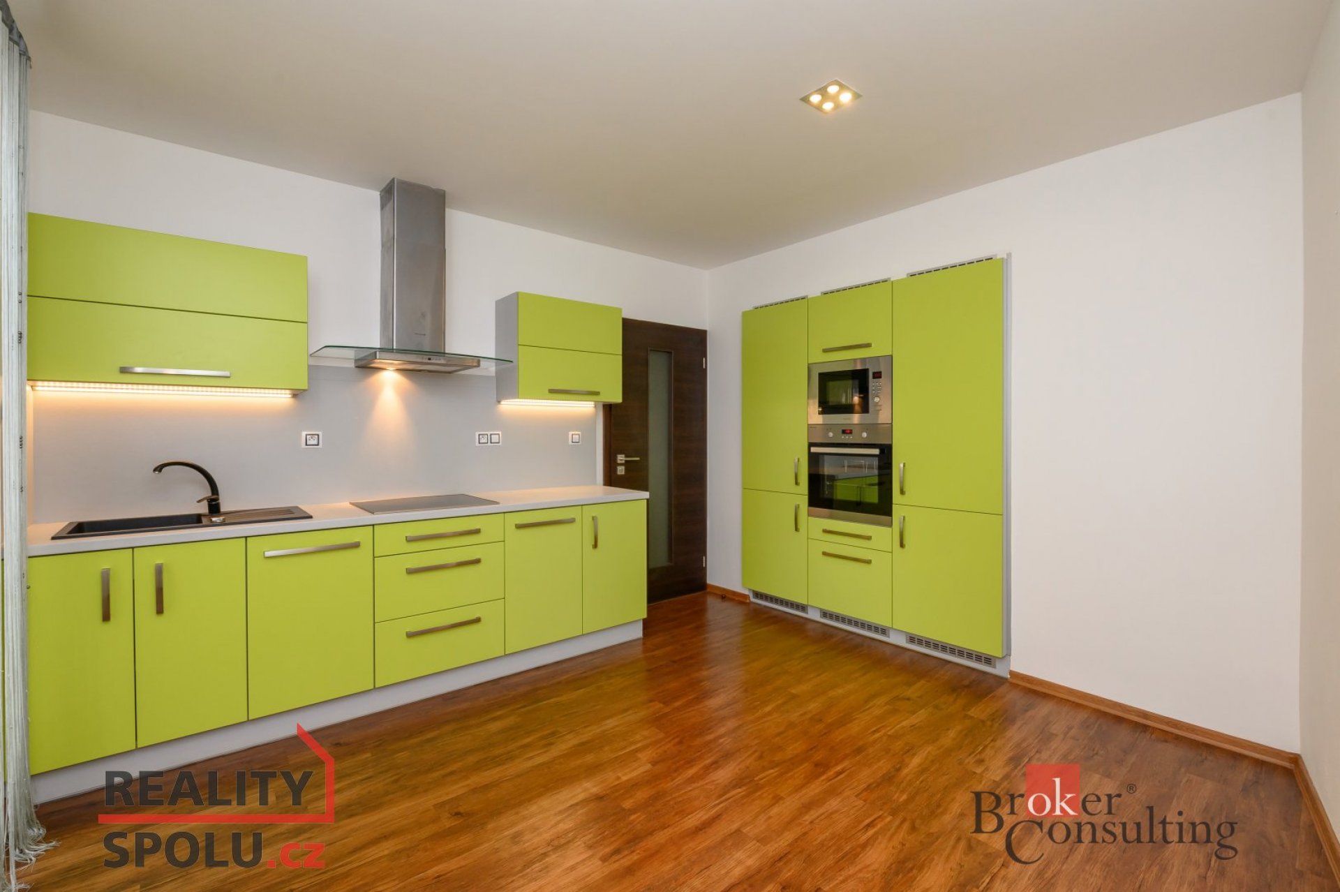 Pronájem novostavby bytu o dispozici 2+1 v Plzni, ul. Puškinova.