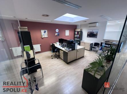 Pronájem komerčního objektu, administrativní budova, 22 m²
