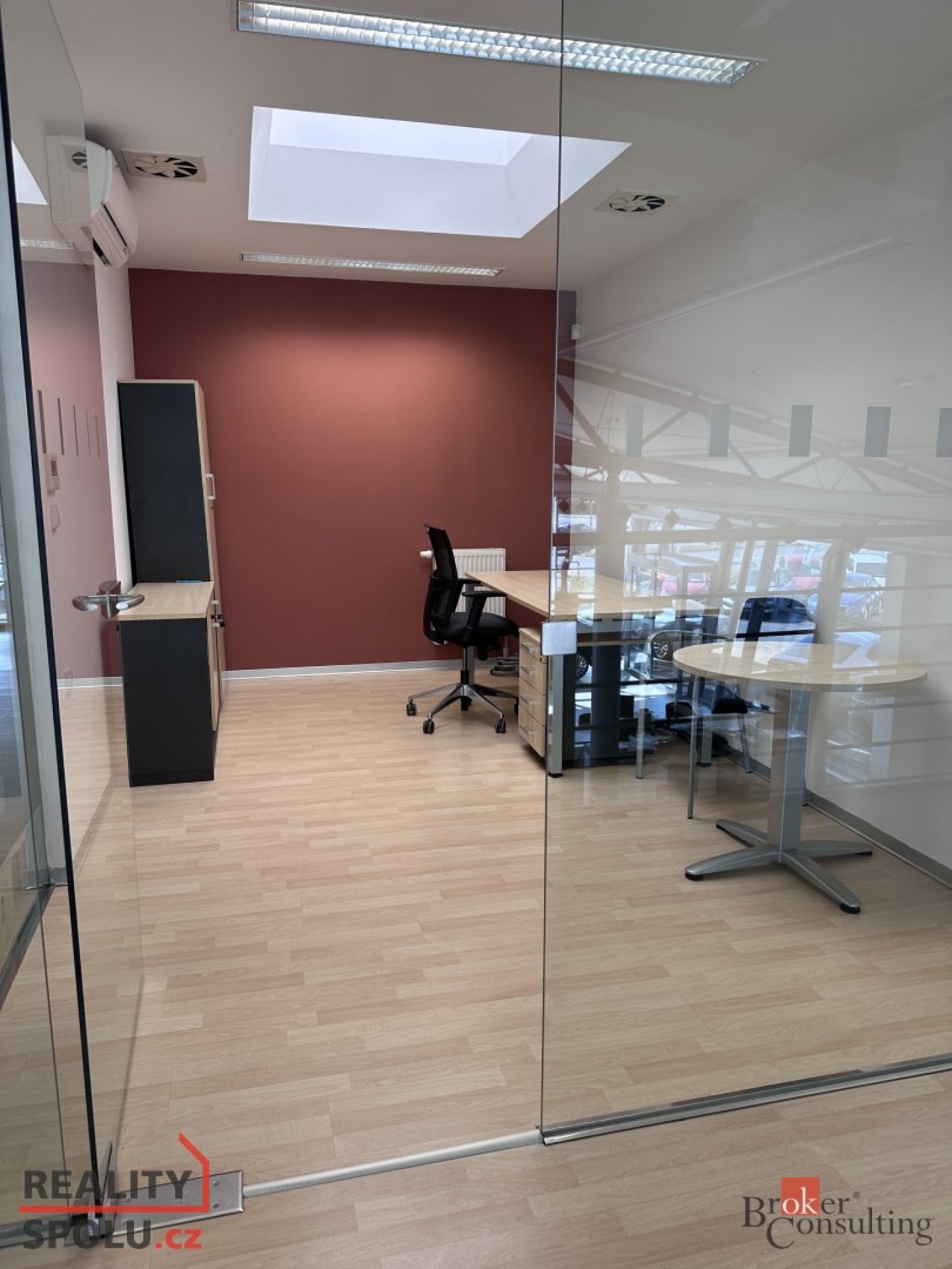 Pronájem, komerční/kanceláře, 13 m2, Na Okrouhlíku 1708/25, Pražské Předměstí, 50002 Hradec Králové,