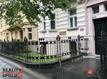 Pronájem komerčního objektu, administrativní budova, 47 m²