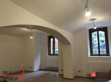 Pronájem komerčního objektu, administrativní budova, 47 m²