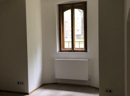 Pronájem komerčního objektu, administrativní budova, 47 m²