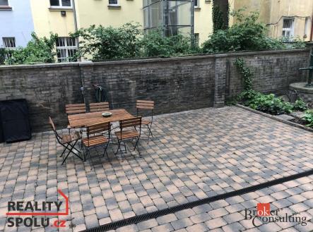 Pronájem komerčního objektu, administrativní budova, 47 m²