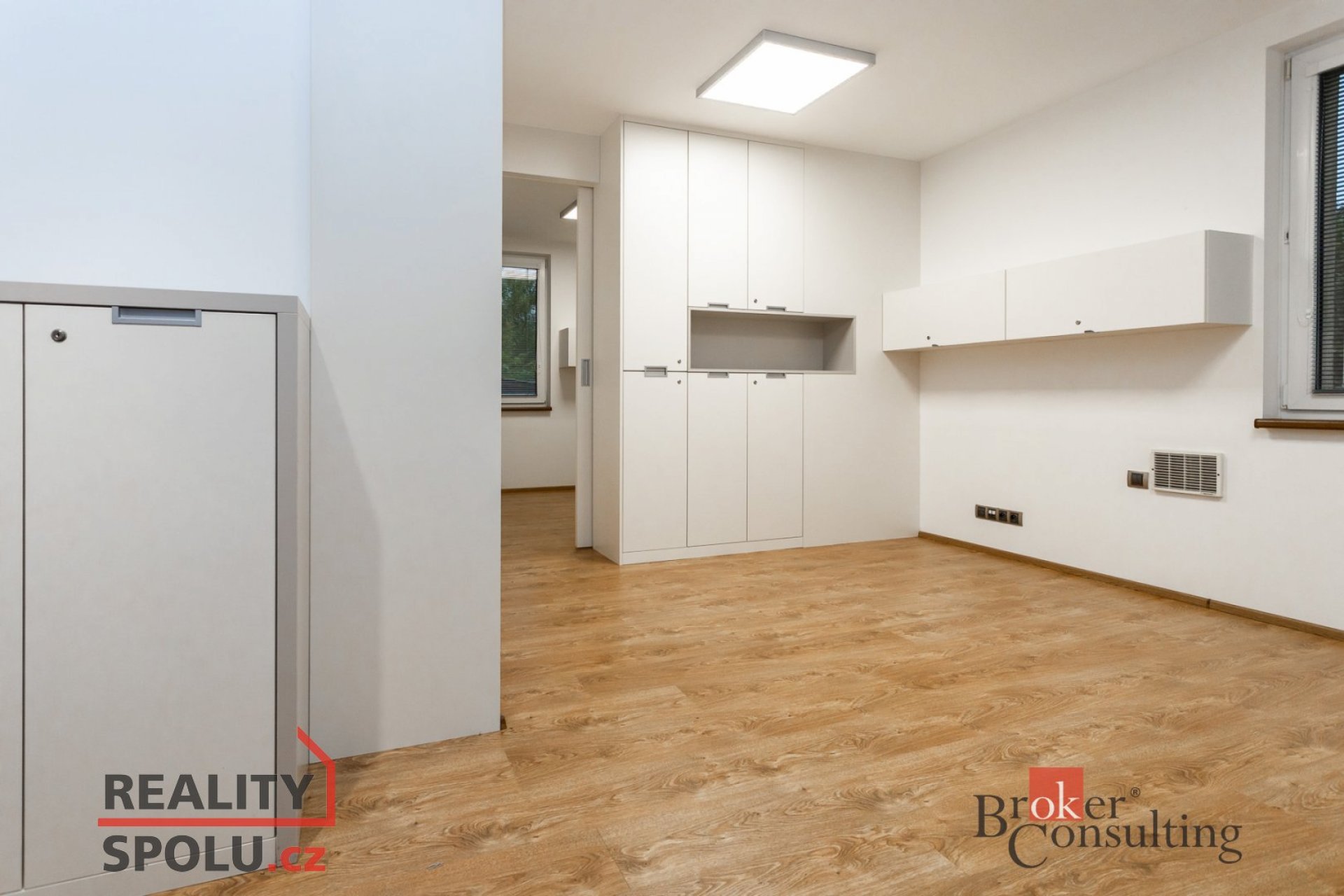 Pronájem kancelářských/obchodních prostor