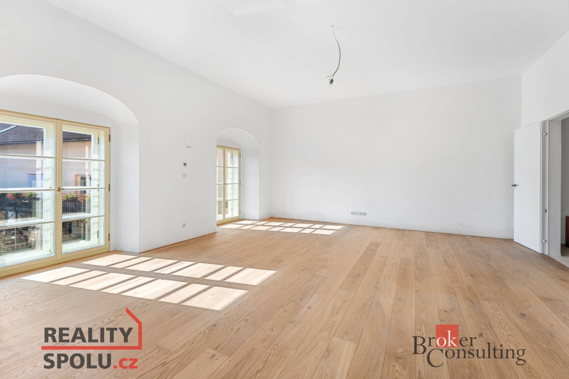 Prostorný slunný byt s nádechem historie