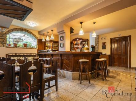 Prodej komerčního objektu, jiný, 275 m²