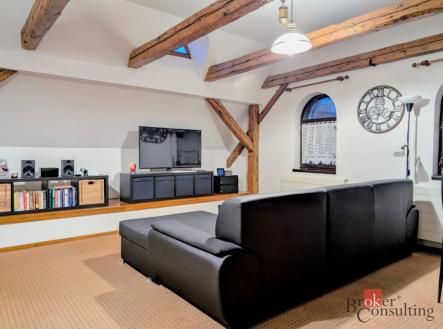 Prodej komerčního objektu, jiný, 275 m²