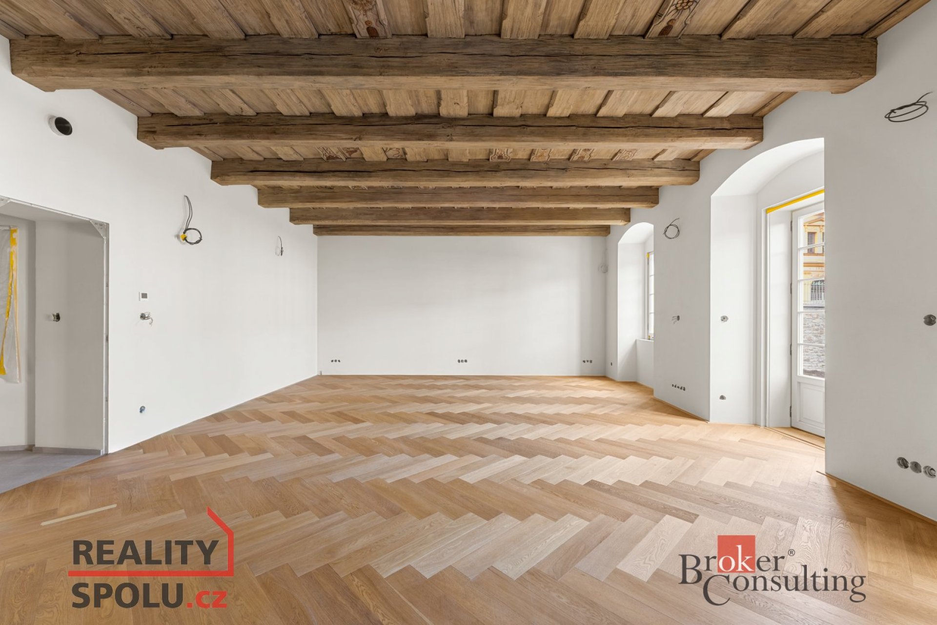 Zámecký byt s rozlehlou předzahrádkou