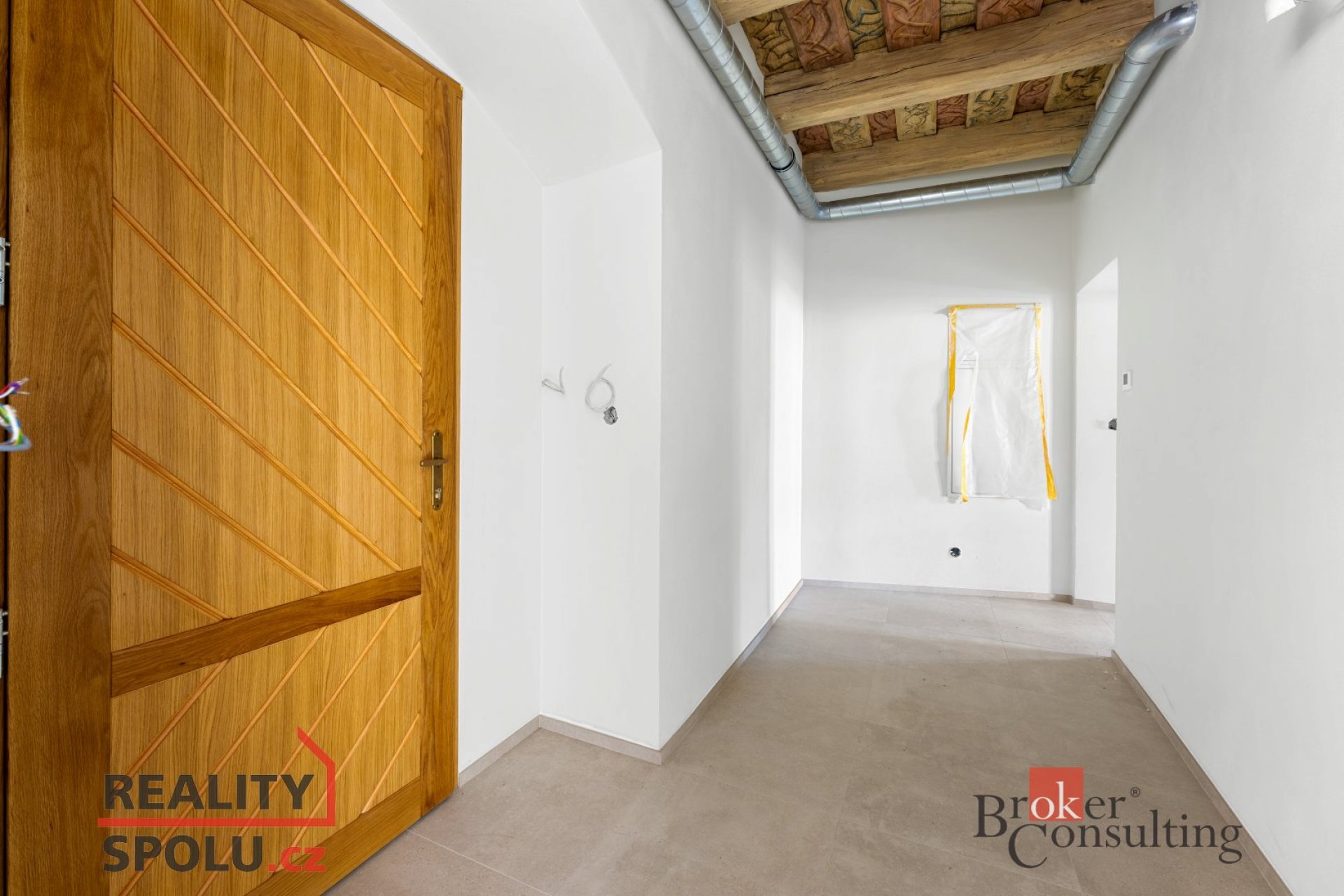 Zámecký byt s rozlehlou předzahrádkou