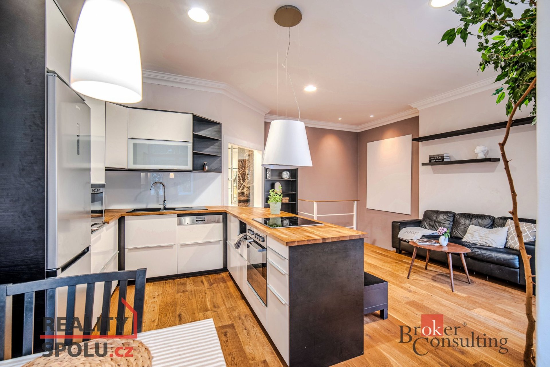 Mezonetový byt 3KK v srdci Vršovic - Madridská ul.