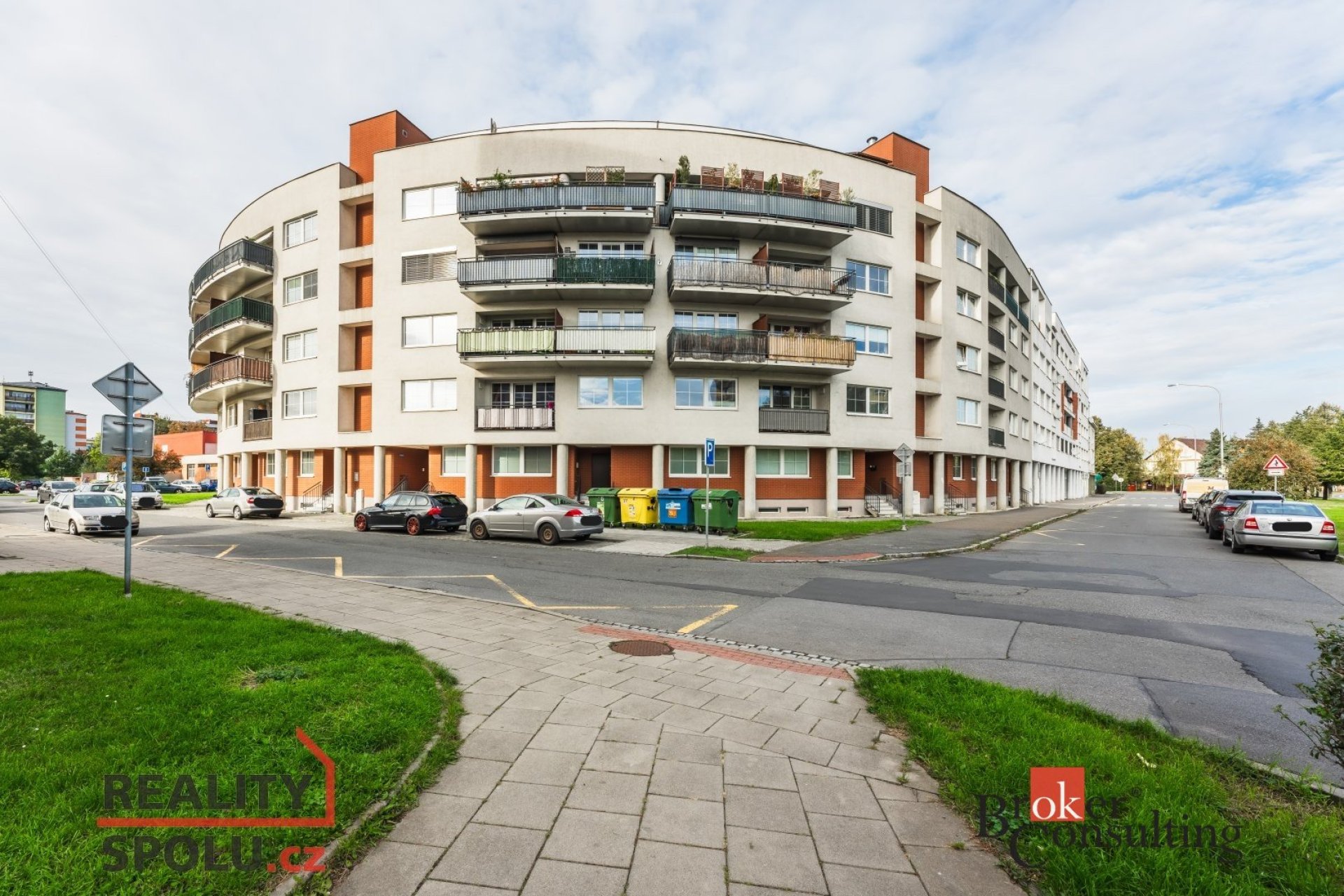 Převod dr. podílu, byty/2+kk, 55 m2, Hálkova 1725/15, 74705 Opava, Opava [ID 77497]