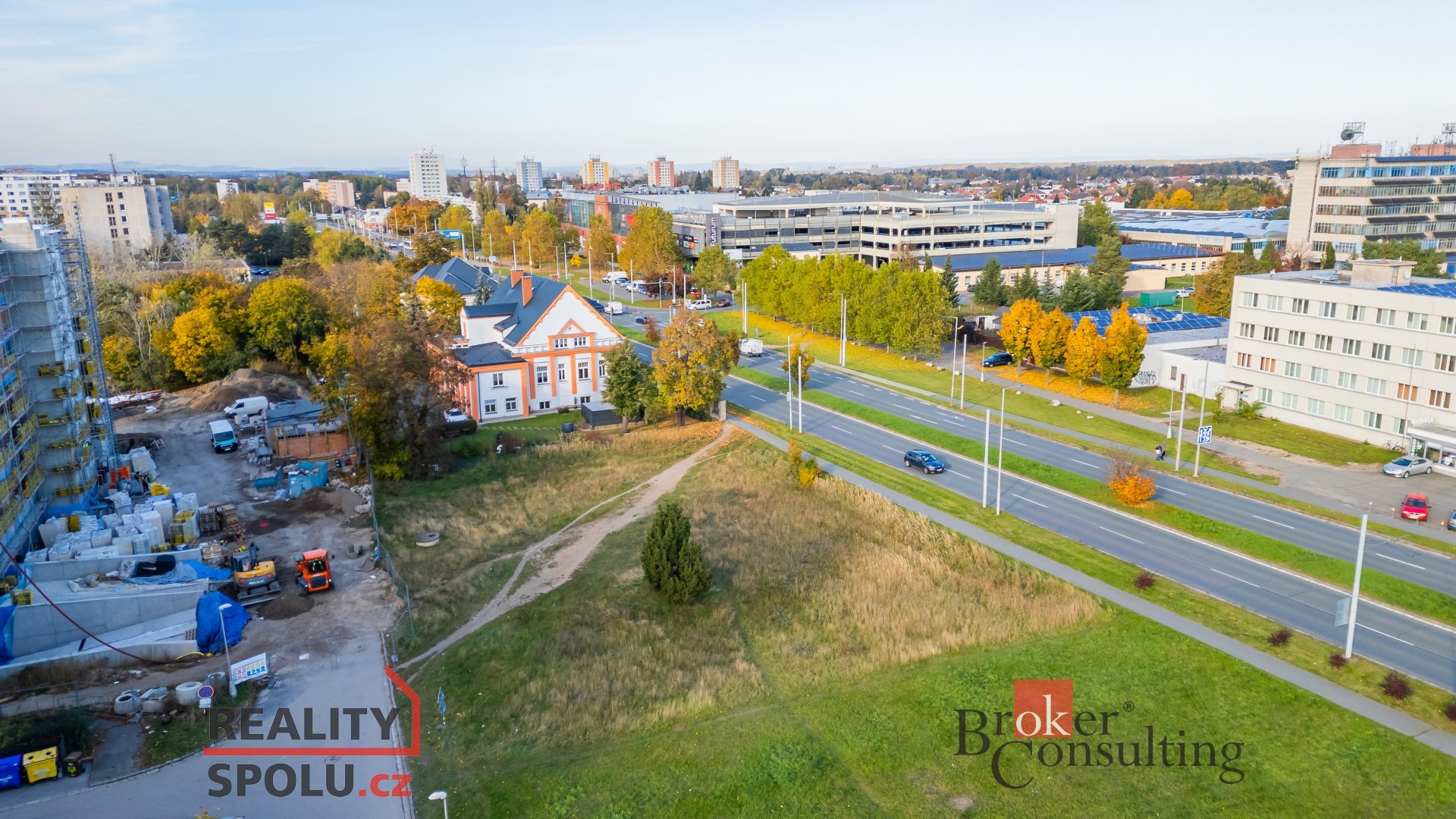 Pronájem, pozemky/komerční, 1698 m2, Hradec Králové  [ID 77388]