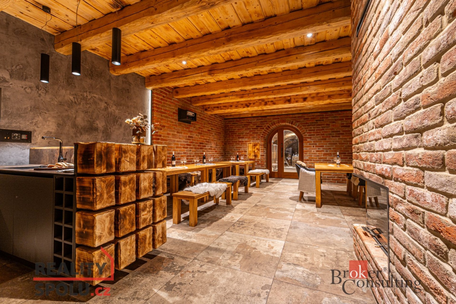 Prodej, komerční/ubytování, 202 m2, Čejč, Hodonín [ID 77709]