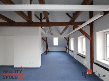 Pronájem komerčního objektu, administrativní budova, 180 m²