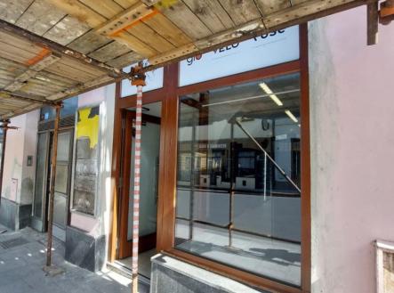 Pronájem komerčního objektu, jiný, 56 m²