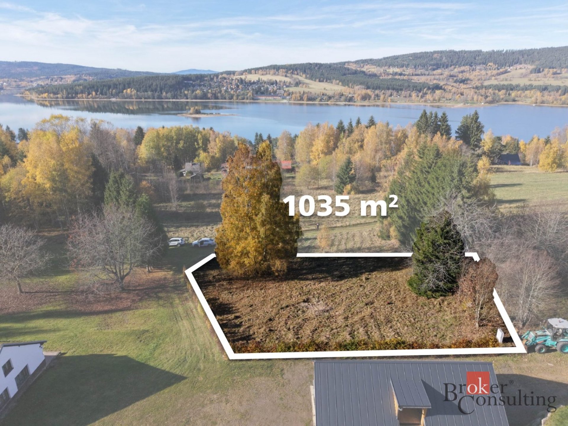 Stavební pozemek s výhledem na Lipenskou přehradu