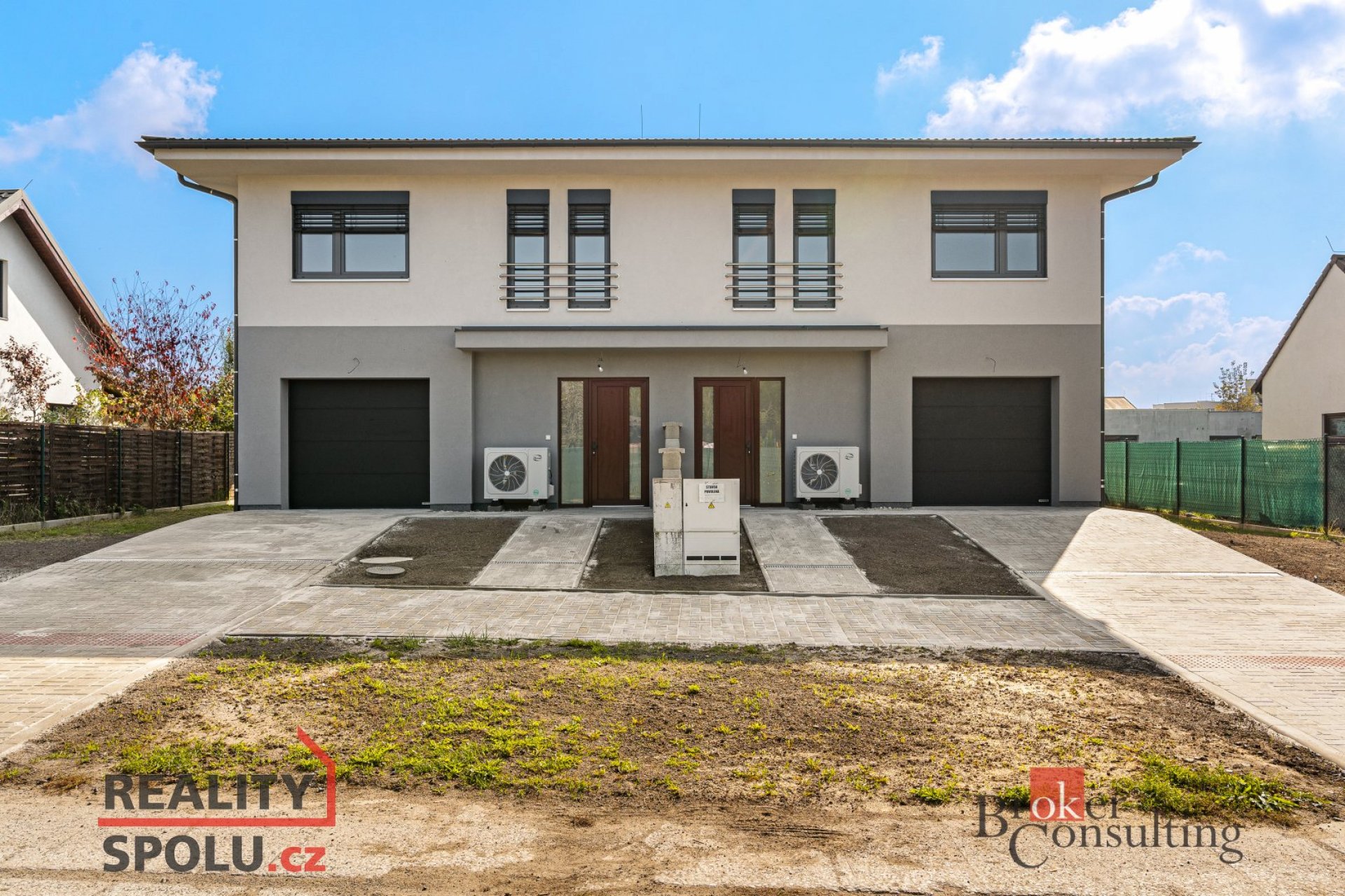 Prodej novostavby, bytu 5+kk, 160m² plochy s garáží, z roku 2025, 30 minut východně od Prahy