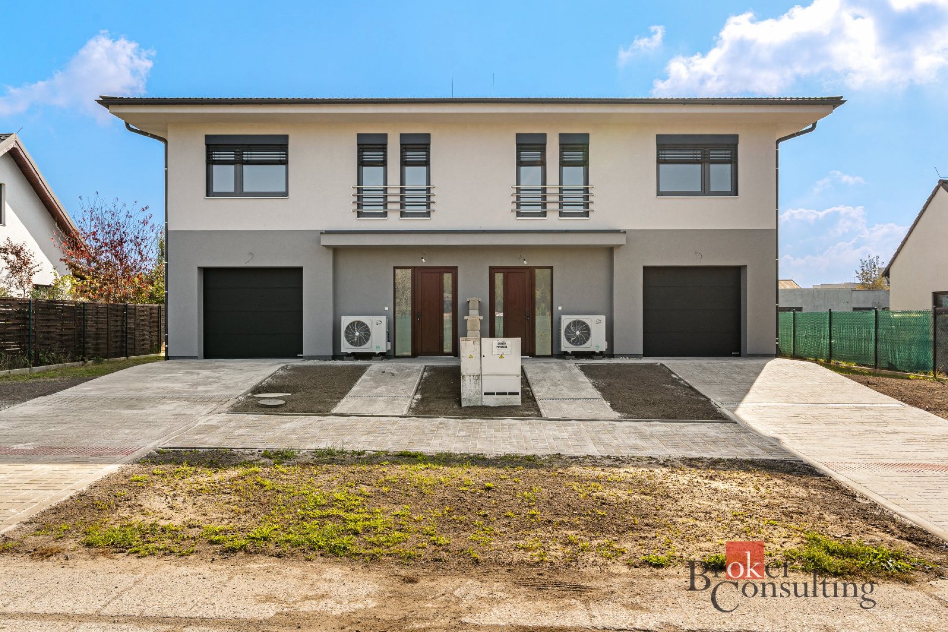 Prodej novostavby, bytu 5+kk, 160m² plochy s garáží, z roku 2026, 30 minut východně od Prahy