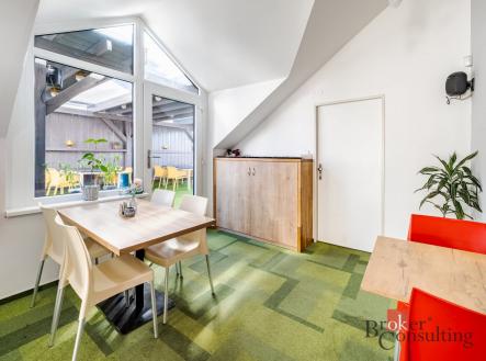 Prodej komerčního objektu, jiný, 200 m²