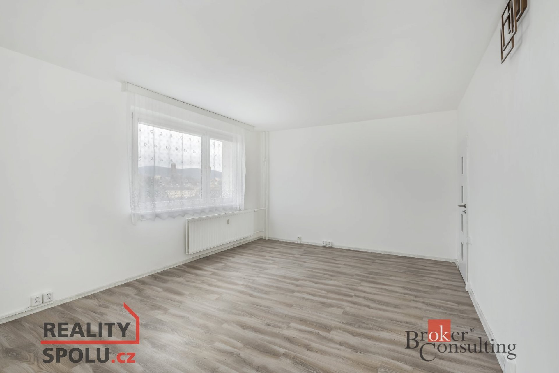 Pronájem bytu 1+1 – Jablonec nad Nisou, ul. Jizerská 40 m², 9. podlaží, sklep