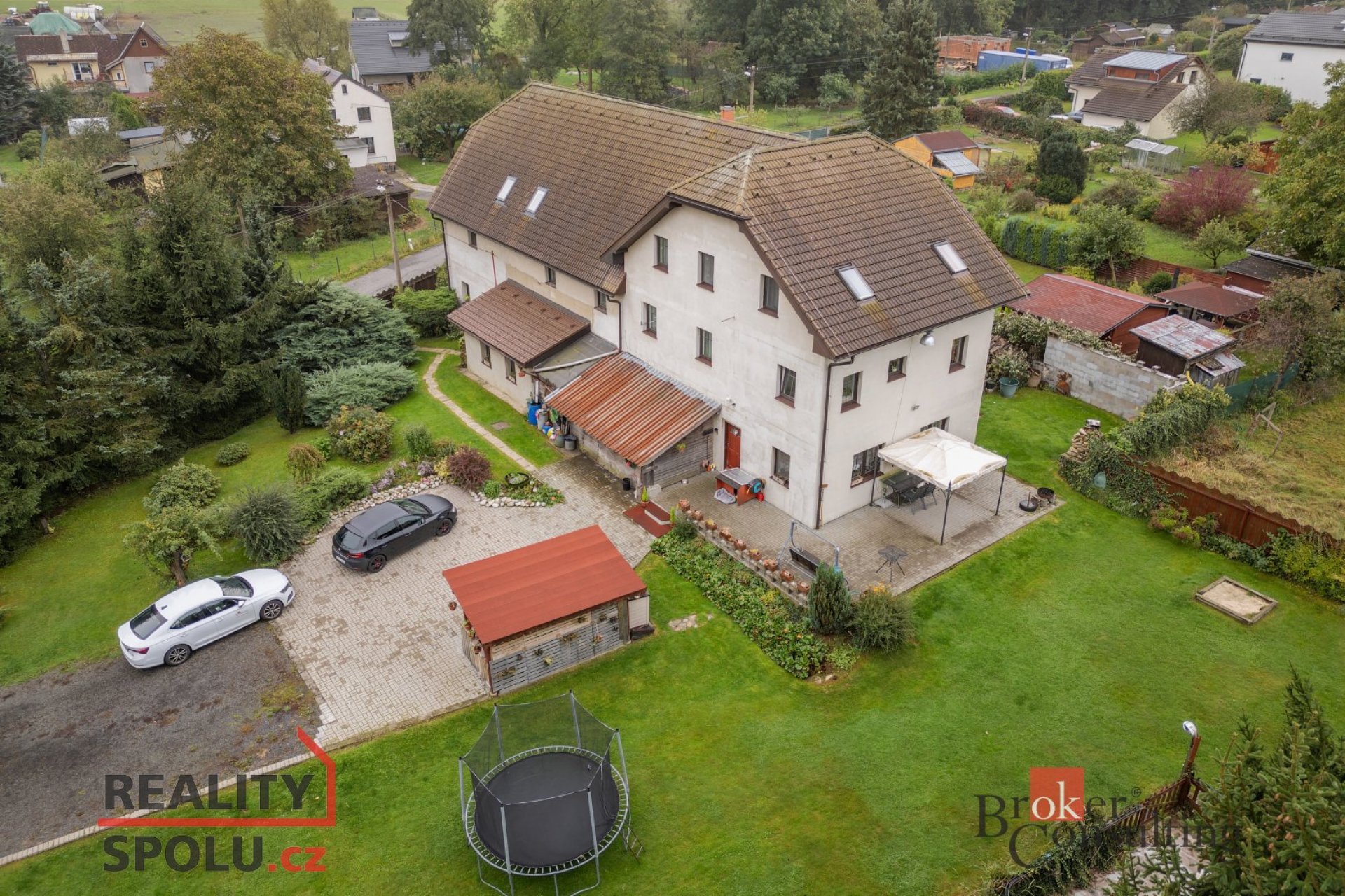 Rodinný dům s možností úpravy na bytový dům o 6-ti bytech.