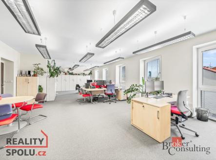 Pronájem komerčního objektu, administrativní budova, 170 m²