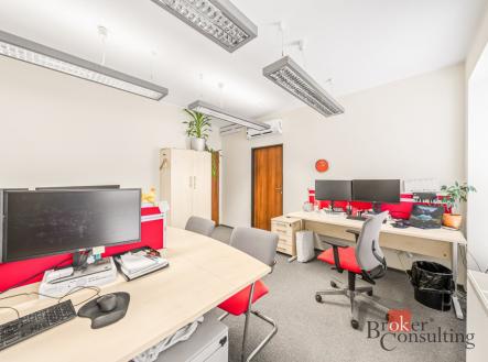 Pronájem komerčního objektu, administrativní budova, 54 m²
