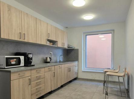 Pronájem komerčního objektu, sklad, 2 785 m²