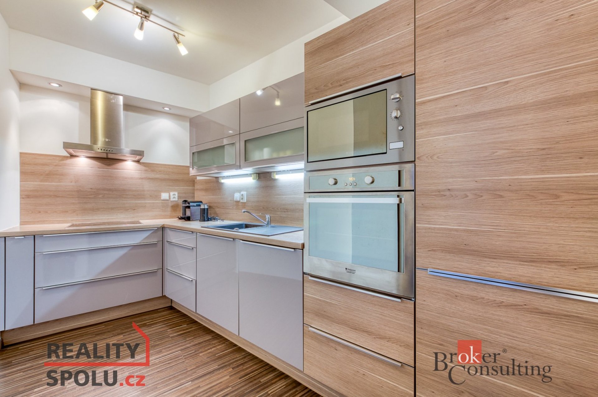 Nový byt s parkovacím stáním