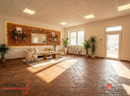 Pronájem komerčního objektu, jiný, 99 m²