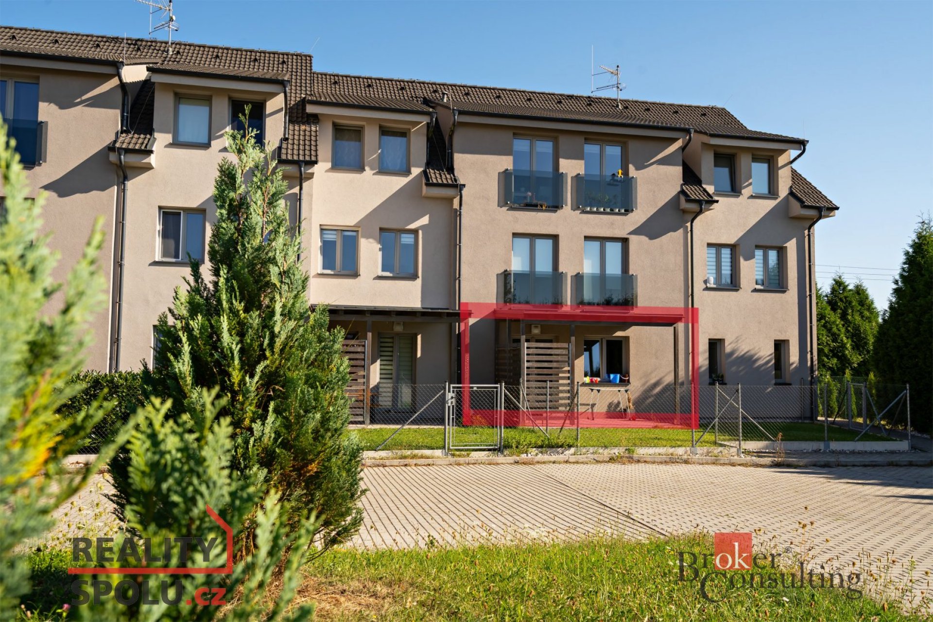 Pronájem byt  1+1 s předzahrádkou + parkovací stání, Zuč-Senec