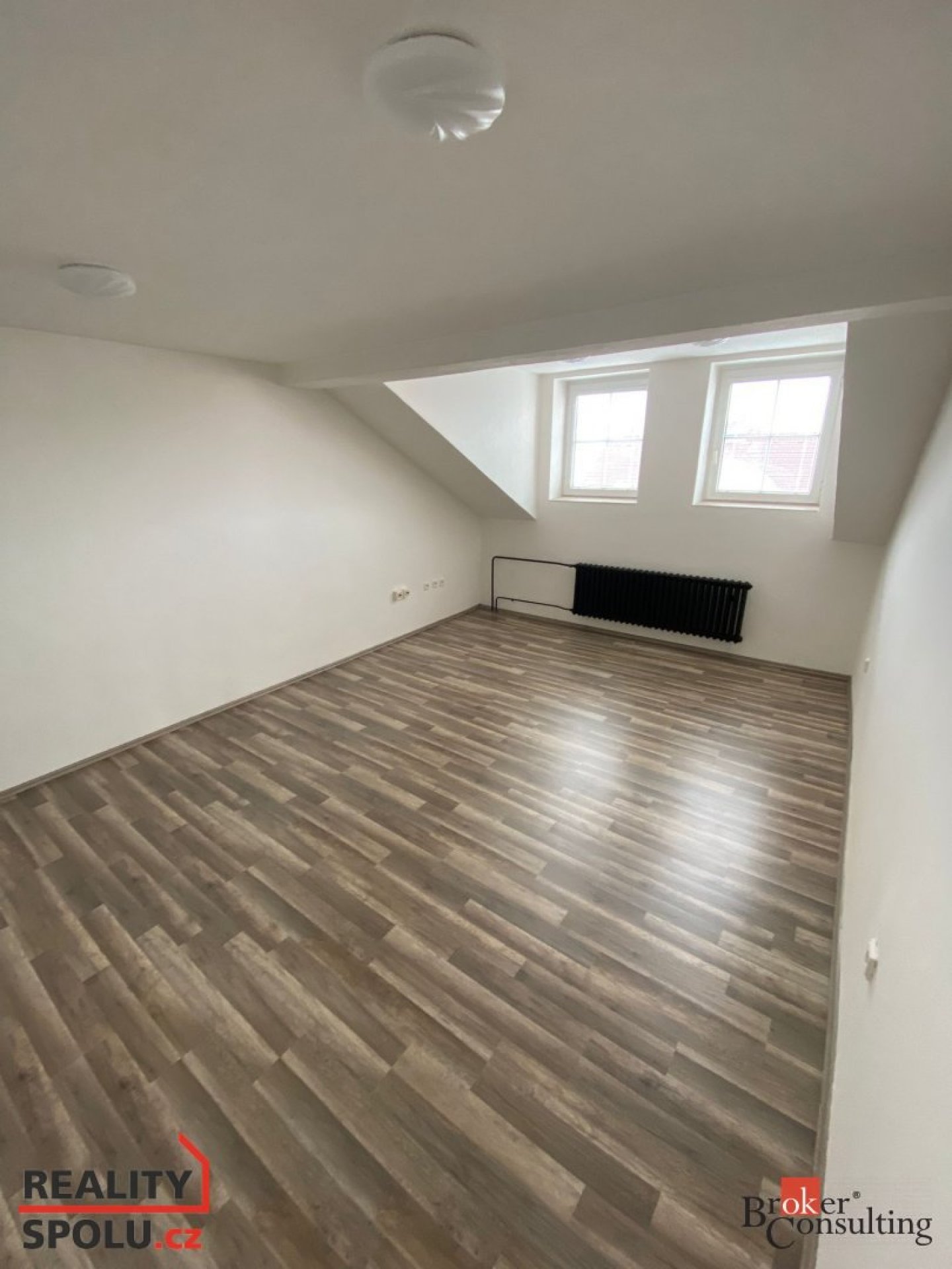 Pronájem, komerční/kanceláře, 21.65 m2, Skrétova 475/8, 30100 Plzeň, Plzeň-město [ID 80097]