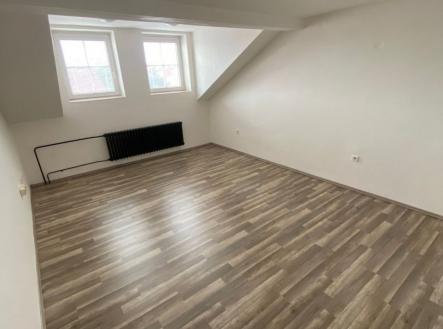 Pronájem komerčního objektu, administrativní budova, 21,65 m²